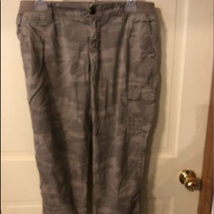 Sonoma Camo Capris size 12. Cute